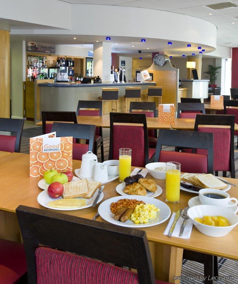 Holiday Inn Express Bath, An Ihg Hotel Restaurant photo